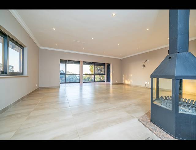 4 BEDROOM FREEHOLD FOR SALE IN NORTHCLIFF